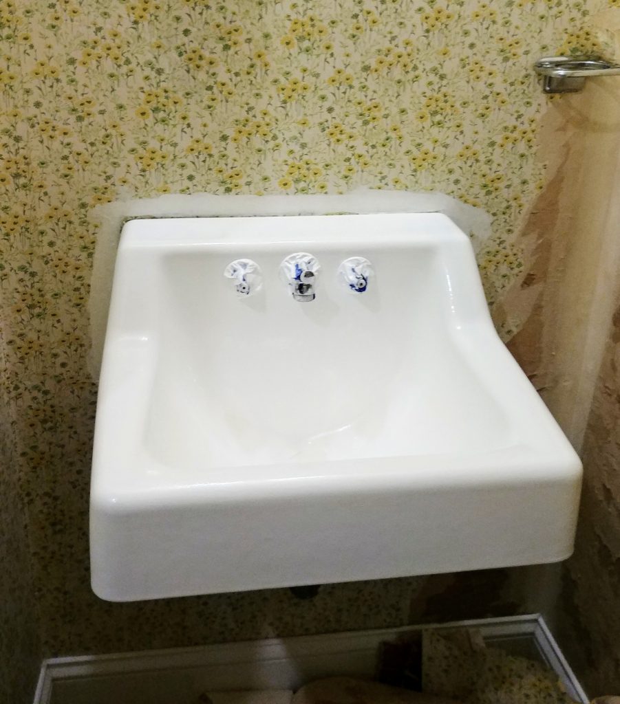 paint the bathroom sink rustoleum Joyfully Treasured