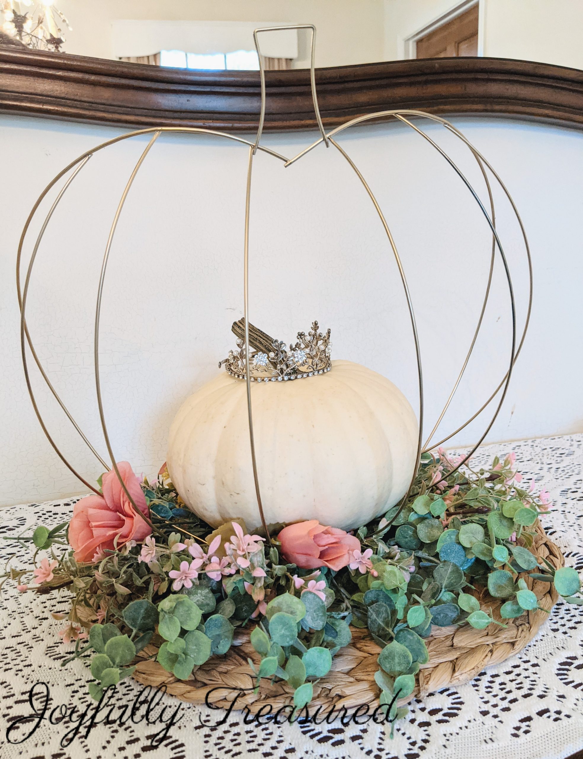 How to make a Chicken Wire Frame - A Pumpkin And A Princess