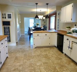 Farmhouse kitchen makeover reveal. How we updated our 1960s kitchen to farmhouse style. #kitchen #farmhousekitchen #kitchenmakeover