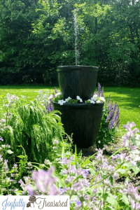 DIY solar fountain planter, How to make a solar water fountain #gardenideas #homediy #outdoorliving #solar #gardendiy #diy #waterfeature