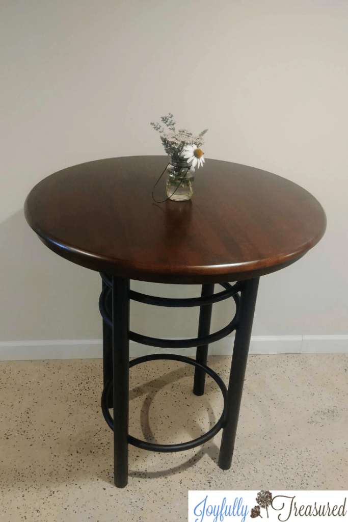 Diy bar pub table upcycle for the basement. How to easily paint metal furniture with spray paint or a brush.