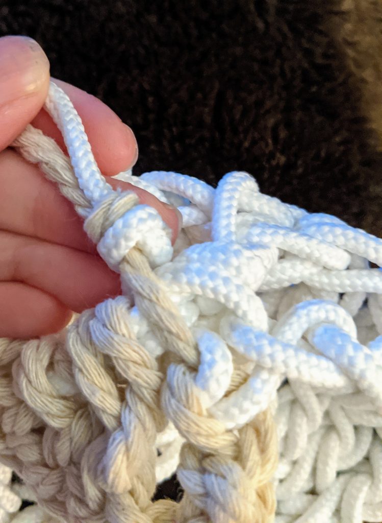easiest method for joining rope, cord and clothesline for crochet rugs