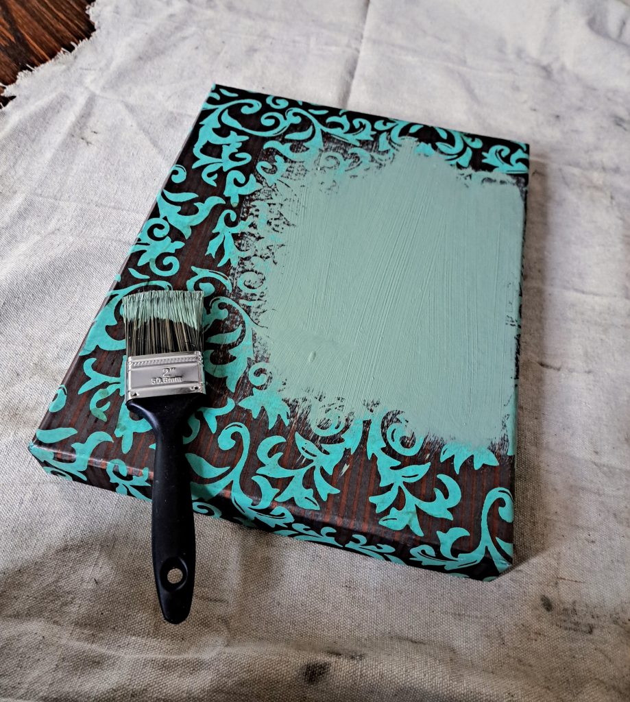 painting cardboard boxes