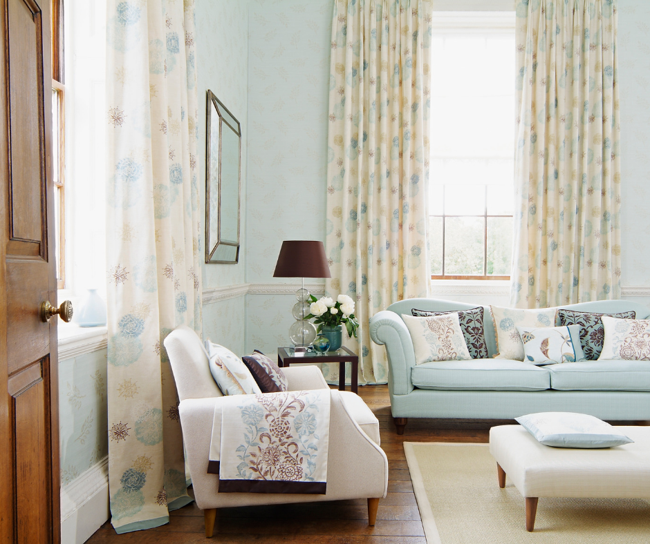 curtains insulate windows to keep house warm in winter